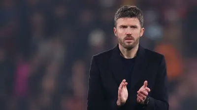 مستقبل مايكل كاريك مع مانشستر يونايتد لا يزال غامضًا رغم النتائج الإيجابية