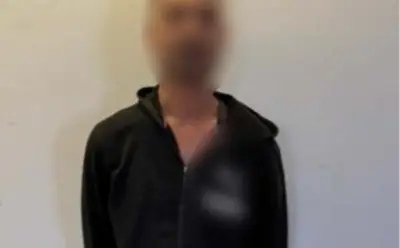 عامل تحت تأثير الكحول يروع المارة بسلاح أبيض في الفيوم