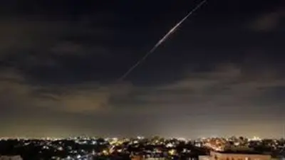 وسائل إعلام إسرائيلية: إطلاق صواريخ إيرانية على جنوب إسرائيل وتفعيل صفارات الإنذار