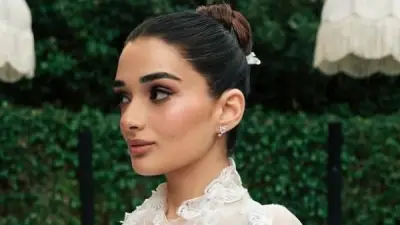 ملك زاهر تشارك تفاصيل حفل خطوبتها الرومانسي: 