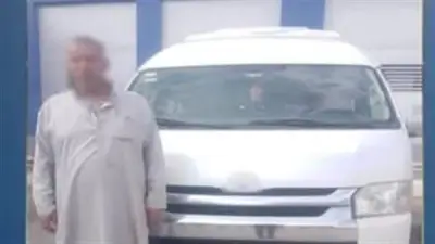 ضبط سائق ميكروباص لفرضه أجرة زائدة على سائح أجنبي في جنوب سيناء