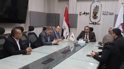 محافظ سوهاج يحذر من الطقس السيئ ويطالب بتجنب الأعمدة واللافتات المعدنية