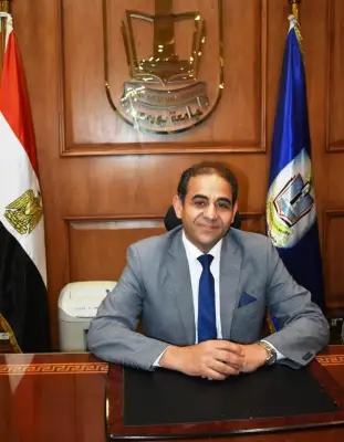 رئيس جامعة بورسعيد يضع ملف ترشيد الطاقة على رأس أولويات المؤسسة التعليمية