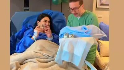 سالي عبد السلام تظهر لأول مرة مع مولودها هارون مؤمن الباز بعد أزمة صحية