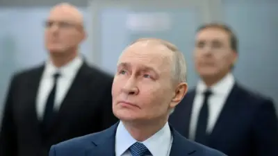 روسيا تقدم دعمًا عسكريًا واستخباراتيًا لإيران عبر شحنات طائرات مسيرة وأدوية وغذاء