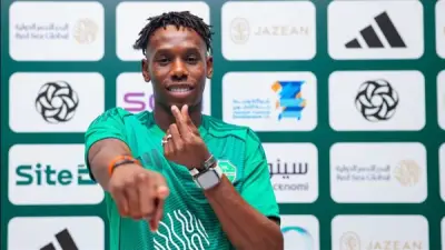 قبل مواجهة مصر.. رينارد يستبعد هوساوي من معسكر السعودية بسبب الإصابة