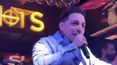 رضا البحراوي ينهار على المسرح في أول حفل بعد العودة من الاعتزال بسبب ذكرى والدته