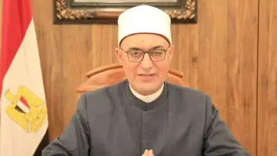 مفتي الجمهورية يقدم العزاء لوزير الزراعة في وفاة والدته