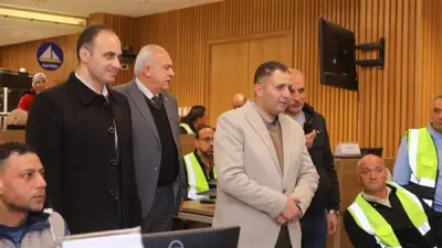 محافظ دمياط يتابع من غرفة عمليات مركز السيطرة تداعيات موجة الطقس السيئ