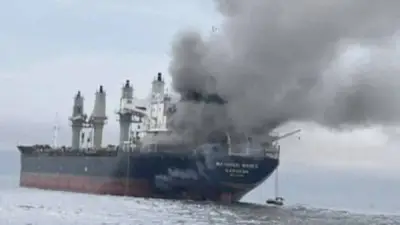 سفينة تايلاندية تتعرض لهجوم إيراني وتجنح في مضيق هرمز بعد تخلي الطاقم عنها