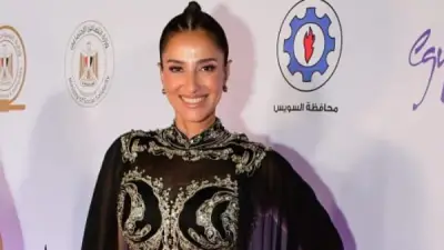 حنان مطاوع تستعيد ذكريات والدها كرم مطاوع مع الزعيم عادل إمام عبر صورة من مسلسل الكينج