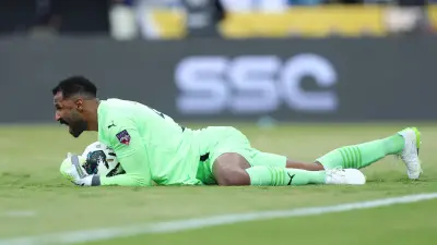 رينارد يغير تشكيلة السعودية بعد الهزيمة أمام مصر.. العويس يعود والعقيدي يغادر