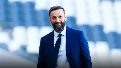 قبل مواجهة الزمالك.. شباب بلوزداد يعلن إيقاف المدرب ويُقرر إجراءات صارمة داخل الفريق