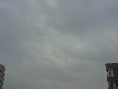 أمطار غزيرة ورياح شديدة تضرب مناطق بالقاهرة والجيزة.. وتحذيرات من الأحوال الجوية