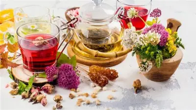 مشروبات طبيعية دافئة لتحسين المزاج وتخفيف التوتر في الحياة اليومية