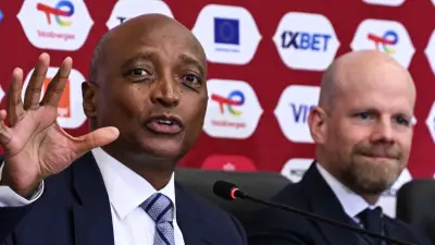 رئيس كاف يعترف بتحيز حكام أفريقيا ويرسل رسالة مصالحة للسنغال والمغرب