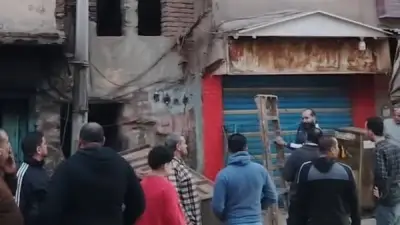 انهيار بلكونة منزل قديم في المنصورة يصيب سيدة بجروح متفرقة