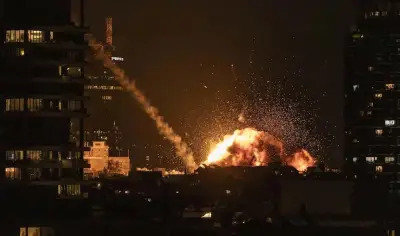 غارات جوية تستهدف مواقع في طهران بينها مطار مهر آباد وسط تصاعد التوتر