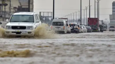 السعودية تطلق تحذيرًا عاجلًا من أمطار رعدية وسيول تضرب مناطق متعددة حتى الخميس