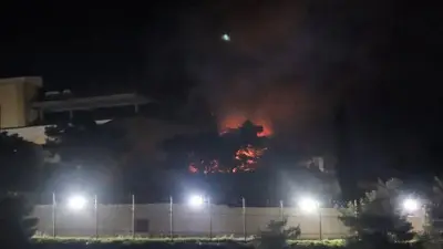 الكويت تعلن اندلاع حريق في ناقلة نفط سالمي عقب هجوم في ميناء دبي