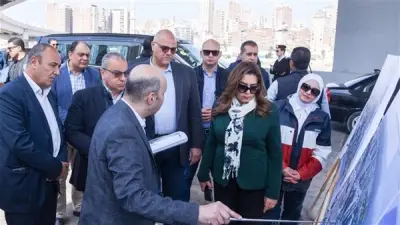 وزيرة التنمية المحلية والبيئة ومحافظ الإسكندرية يتفقدان كوبري سليمان عزت
