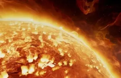 العلماء الروس يرصدون توهجاً غامضاً من الفئة العليا على الشمس