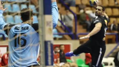 رجال يد الأهلي يحقق فوزًا ساحقًا على طلائع الجيش في الدوري المصري لكرة اليد