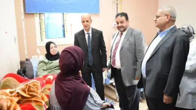 رئيس جامعة بني سويف يطمئن على صحة المرضى الفلسطينيين بالمستشفى الجامعي