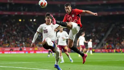 إسبانيا تواجه تهديدات بالعقوبات بسبب الهتافات المعادية للإسلام أمام مسجد مصر