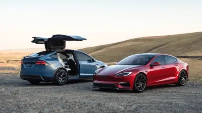 تسلا توقف إنتاج سيارة تاريخية وBMW تبتكر شاشة بانورامية.. تفاصيل أخبار السيارات