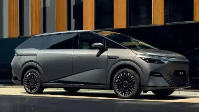 إكس بنج الصينية تطلق ميني فان X9 الكهربائي بتصميم فاخر وأداء قوي