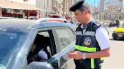 المرور يحرر 838 مخالفة لعدم تركيب الملصق الإلكتروني ويرفع 40 مركبة متروكة