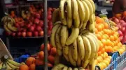 ارتفاع أسعار البرتقال وانخفاض الجوافة والفراولة في سوق العبور اليوم