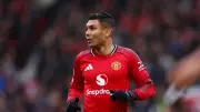 نجوم مانشستر يونايتد يطالبون ببقاء كاسيميرو.. هل تتراجع الإدارة عن قرار الرحيل؟
