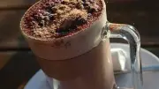 الكاكاو باللبن: مشروب الشتاء السحري لتعزيز المناعة وتحسين المزاج