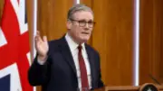 ستارمر يرفض انضمام بريطانيا للحرب على إيران: ليست في مصلحتنا الوطنية