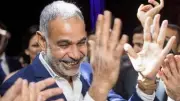 محمد البزاوي يمازح جمهوره حول قرار غلق الأفراح المبكر ويستعيد ذكريات فيلم همام في أمستردام
