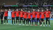 دونجا يشيد بأداء منتخب مصر القوي أمام السعودية ويحذر من تأثير الاحتراف