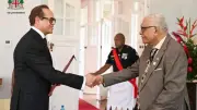 السفير المصري في أستراليا يقدم أوراق اعتماده سفيراً غير مقيم لدى جمهورية فيجي