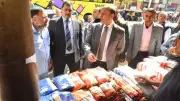محافظ أسيوط يتفقد منفذ بيع السلع الغذائية بأسعار مخفضة في القوصية ويؤكد على استمرار المتابعة