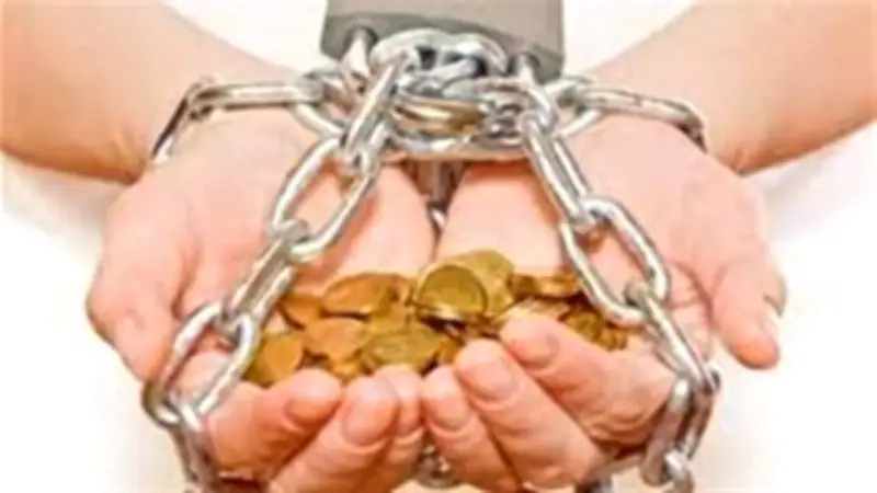 هل الذنوب تنقص الرزق وتسبب الفقر؟.. 10 أمور تنغص حياتك فاجتنبها