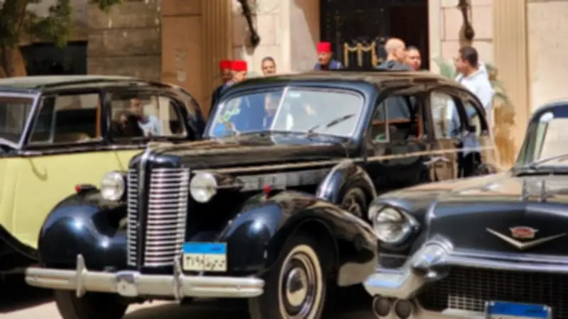 موكب السيارات الكلاسيكية يزين شوارع القاهرة احتفالًا بمرور 102 عام على تأسيس نادي السيارات