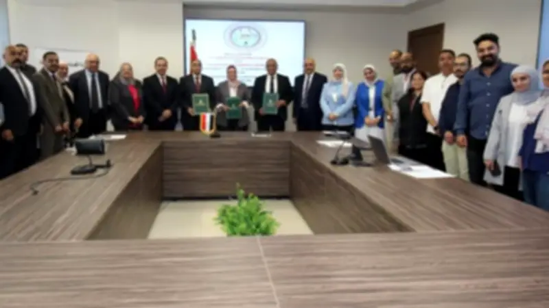 «نقل الكهرباء» توقع عقدًا لربط 1100 ميجاوات من طاقة الرياح بالشبكة القومية