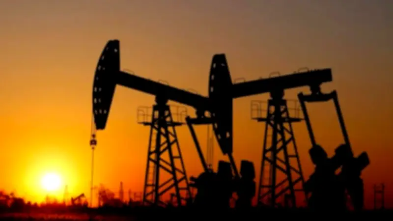 ارتفاع أسعار النفط عالمياً: برنت يتجاوز 111 دولاراً وخام أمريكا يقفز 2.6% وسط تصاعد أزمة مضيق هرمز