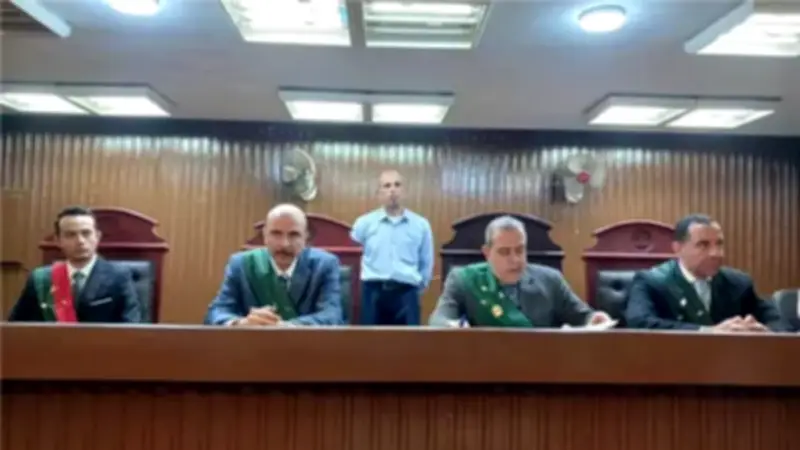 براءة 12 أوكرانيًا ورجلَيْ أعمال في قضية عصابة الذهب المغشوش بعد جلسة مثيرة