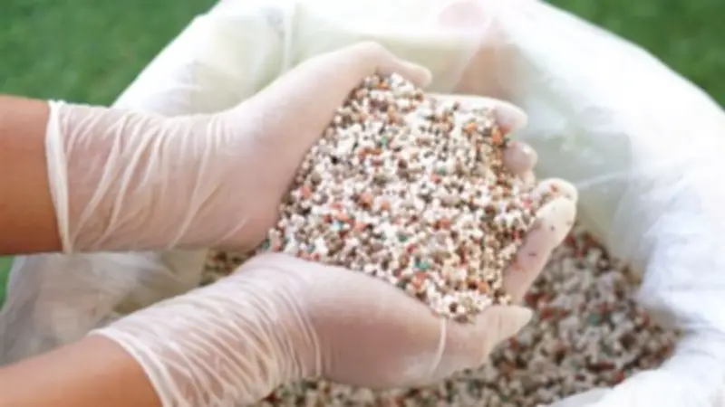 ارتفاع صاروخي لأسعار الأسمدة: طن النترات العادي يقفز 1238 جنيهاً في الأسواق