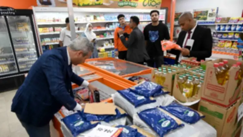 حماية المستهلك يضبط 13 قضية تلاعب بالأسعار وسلع منتهية الصلاحية بمدينة نصر