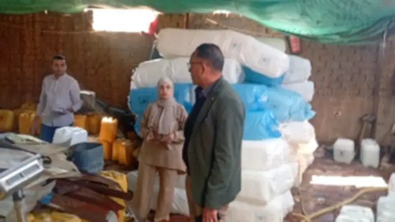 ضبط 15 طن أسمدة سائلة مجهولة المصدر في الشهداء بالمنوفية