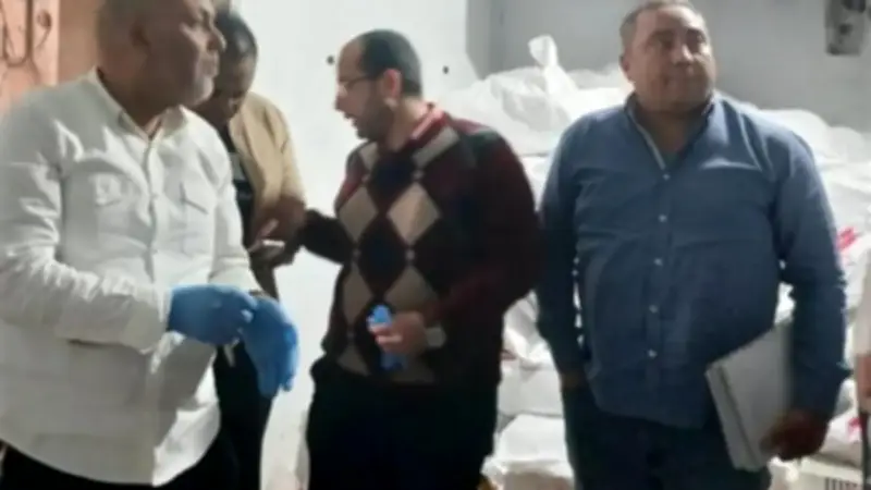 ضبط 1.5 طن دواجن غير صالحة داخل مصنع بالعبور