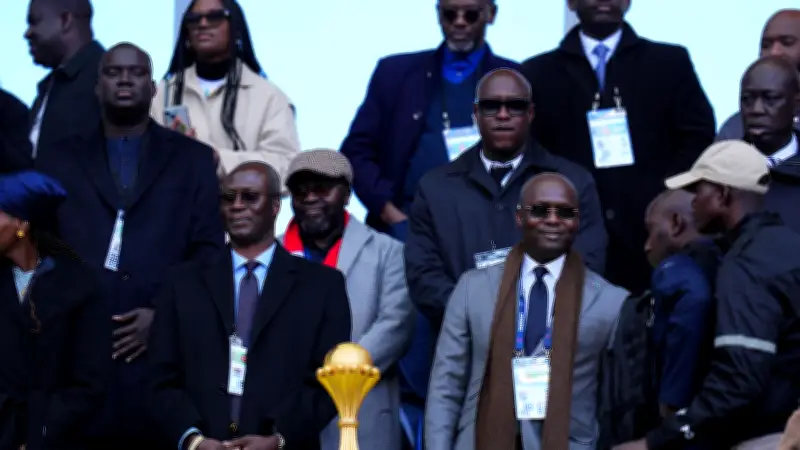 كتلة الـ16 في الاتحاد السنغالي تتهم الرئيس بالفساد المالي